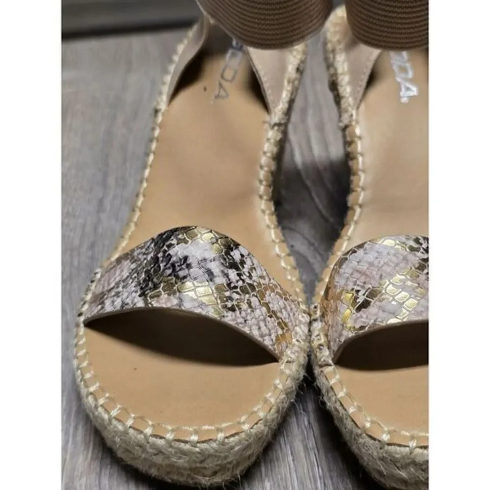 Soda ‎ Women's Snakeskin Print Wedge Shoes Size 7.5